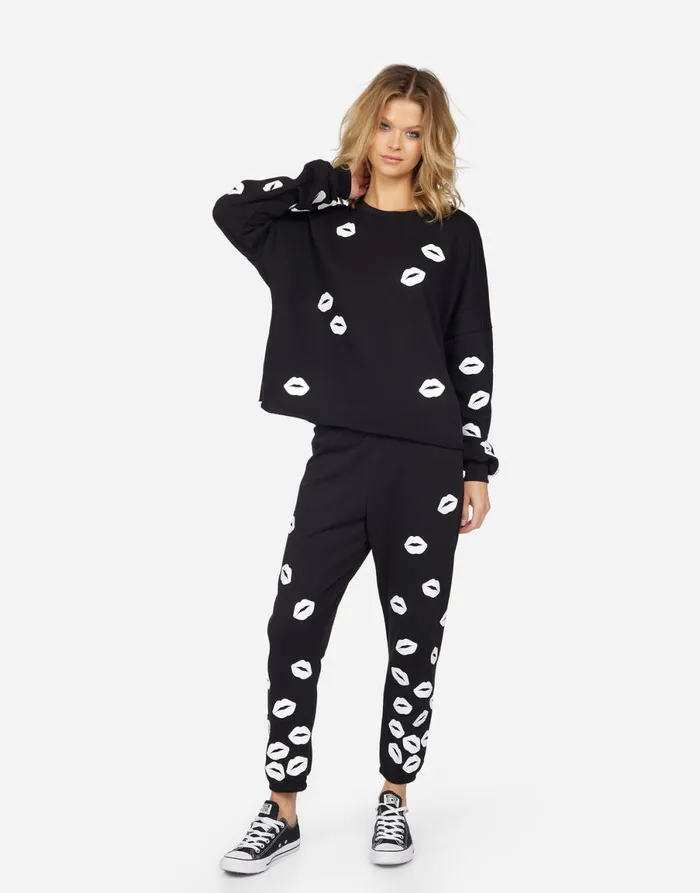Alana White Foil Scattered Lips Black Women039s Lauren Moshi Crop Sweatpants