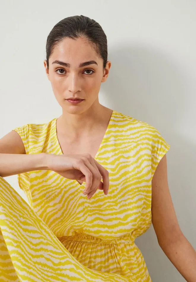 Hush Dresses Women Klara Relaxed Maxi Dress Blurred Animal Yellow