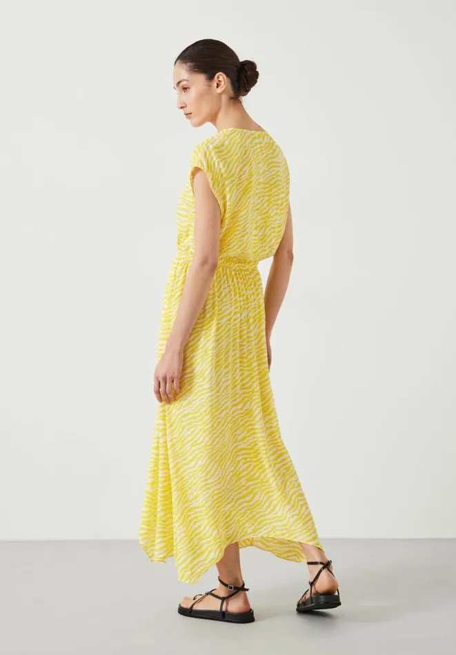 Hush Dresses Women Klara Relaxed Maxi Dress Blurred Animal Yellow