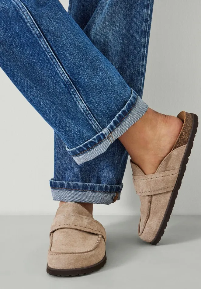 Hush Flats Women Pia Padded Suede Mules Light Taupe