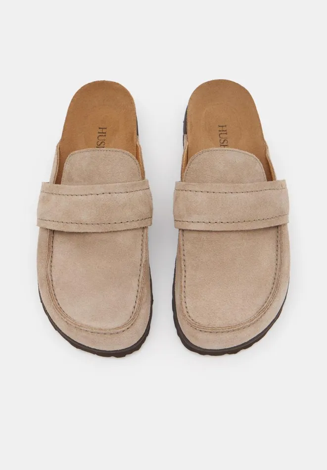 Hush Flats Women Pia Padded Suede Mules Light Taupe