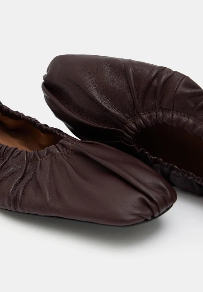 Hush Flats Women Ruby Ruched Leather Ballet Flats Burgundy Hush Flats Women Ruby Ruched Leather Ballet Flats Burgundy