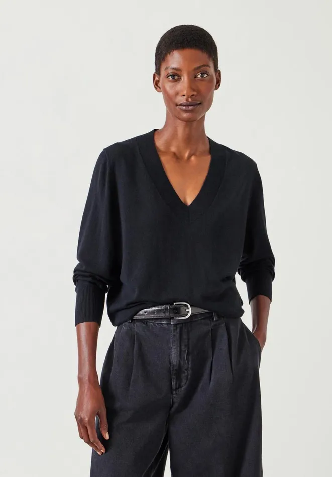Hush Jumpers and Cardigans Women Lauren V Neck Wool Blend Jumper Black