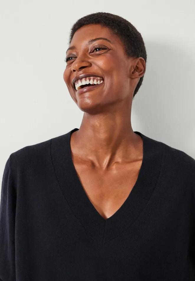 Hush Jumpers and Cardigans Women Lauren V Neck Wool Blend Jumper Black