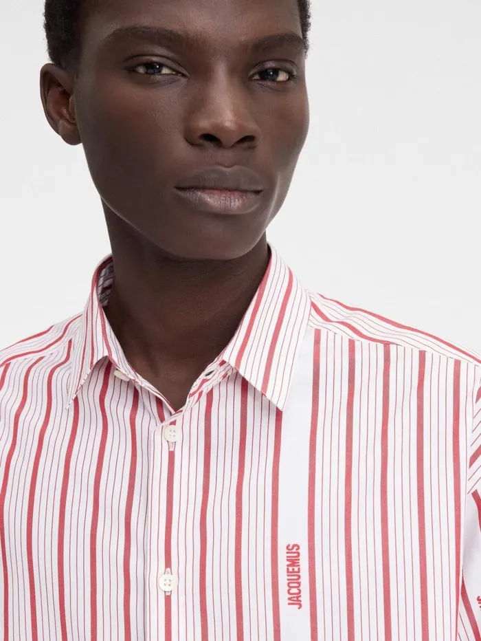 Men Shirts JACQUEMUS The Simon Shirt Jacquard Business Logo Stripes Red White Men Shirts JACQUEMUS The Simon Shirt Jacquard Business Logo Stripes Red White