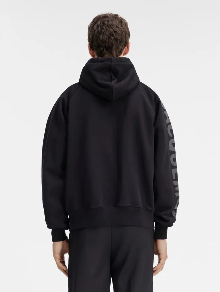 Men Sweatshirts and Joggings JACQUEMUS The Typo Hoodie Black Men Sweatshirts and Joggings JACQUEMUS The Typo Hoodie Black