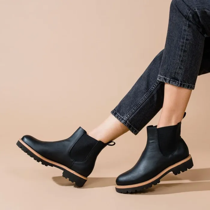 Nisolo Boots Women GoTo Lug Chelsea Boot 20 Black