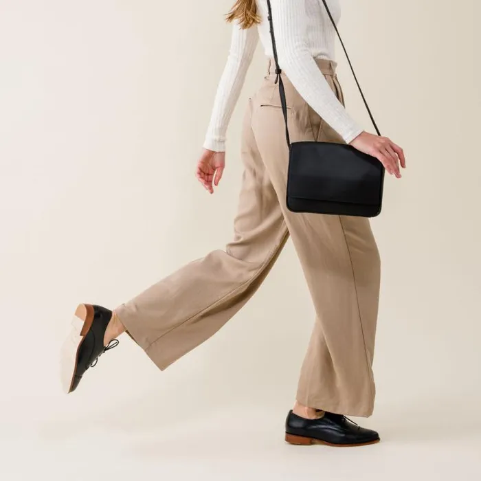 Nisolo Loafers and Mules Women Emilia Cap Toe Oxford Black Nisolo Loafers and Mules Women Emilia Cap Toe Oxford Black