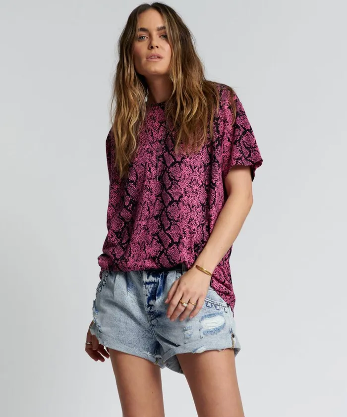 One Teaspoon Organic Tees SNAKE HAND PRINTED ORGANIC CREW TEE 8211 Women