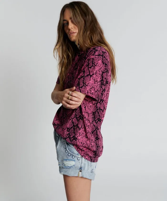 One Teaspoon Organic Tees SNAKE HAND PRINTED ORGANIC CREW TEE 8211 Women One Teaspoon Organic Tees SNAKE HAND PRINTED ORGANIC CREW TEE 8211 Women