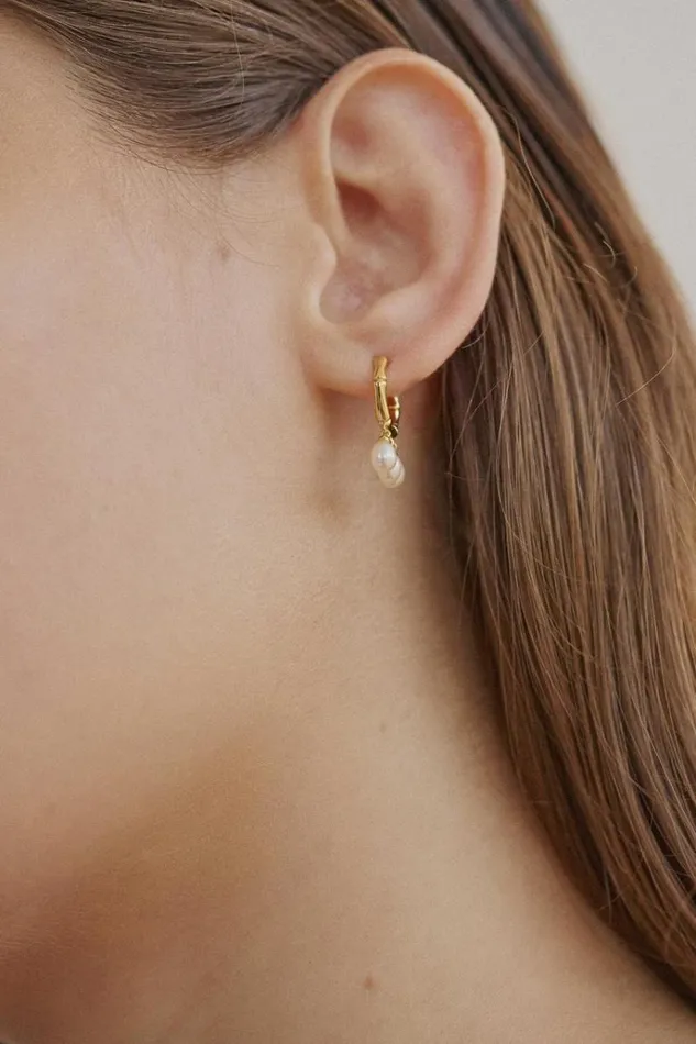 Oroton Earrings Jewellery Melody Multi Pearl Huggies 18k Gold