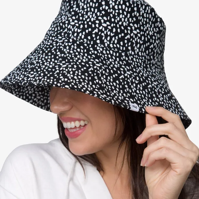 Reef Hats and Beanies Women Rudy Printed Bucket Hat Abstract Dot