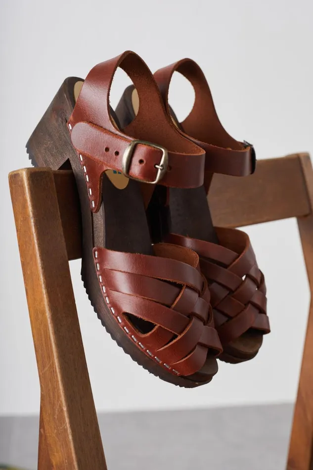 Shoes Women Leon and Harper Stockholm Clogs Brown