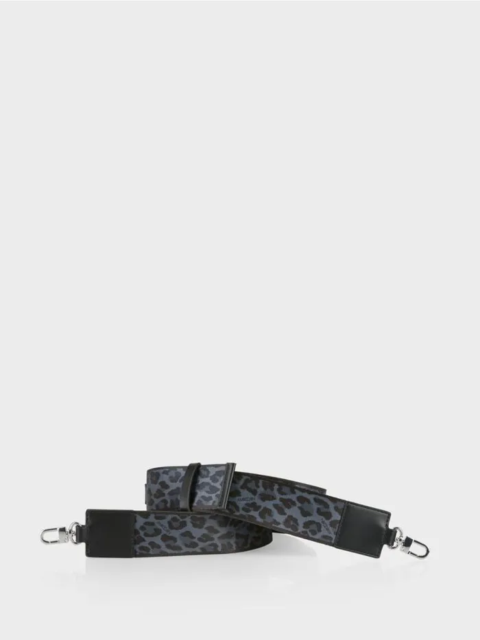 Taschen Damen Marc Cain CrossbodyBag In Lngsformat Black