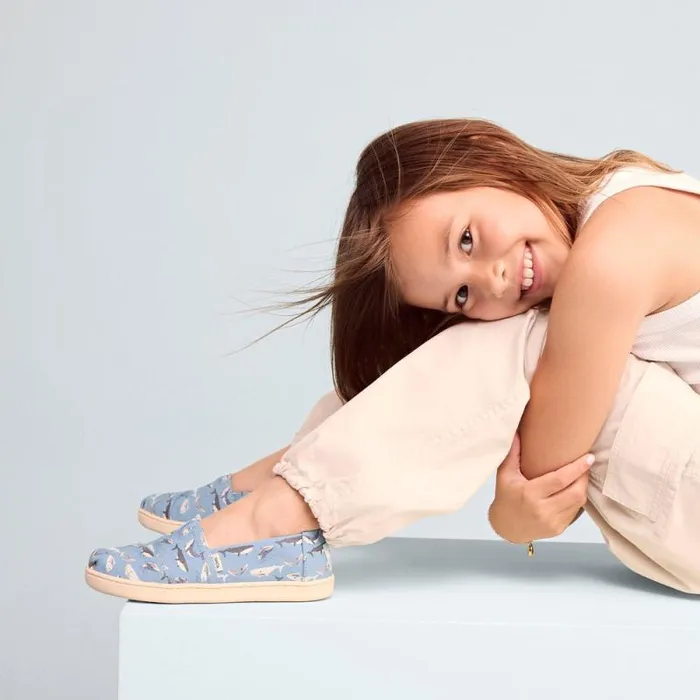 Toms TOMS Classics Alpargata Kids Shoe Blue Glow In The Dark Whales 8211 KidsWomen Toms TOMS Classics Alpargata Kids Shoe Blue Glow In The Dark Whales 8211 KidsWomen