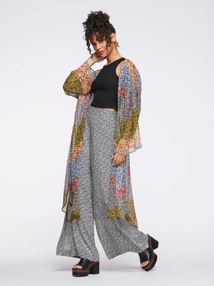 Tops Clothing Jessica Simpson Blaine Kimono In Blooming Patchwork