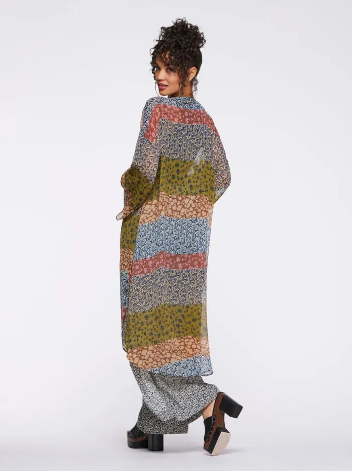 Tops Clothing Jessica Simpson Blaine Kimono In Blooming Patchwork