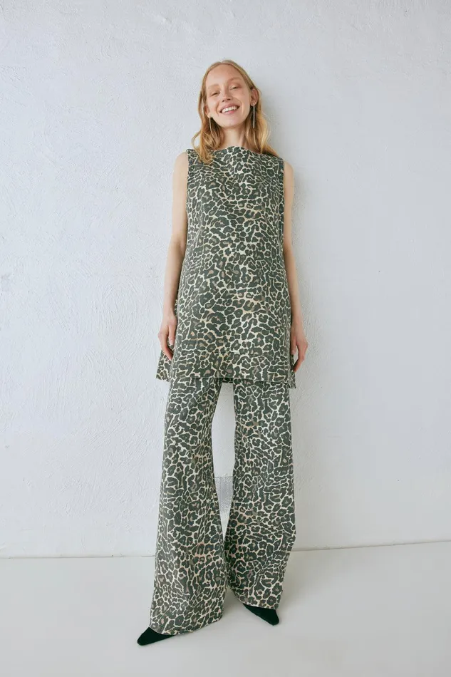 VRG GRL Zia Denim Jeans Leopard Women Pants VRG GRL Zia Denim Jeans Leopard Women Pants