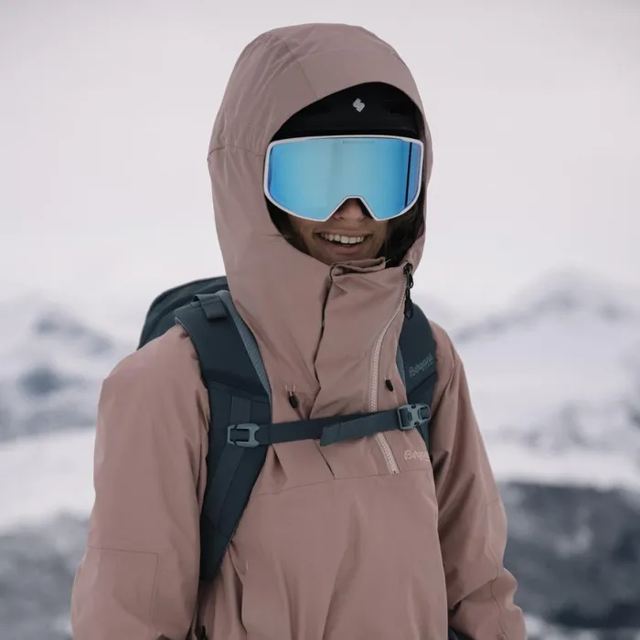 Women Bergans Of Norway Ski Jackets Stranda V2 Insulated Anorak Powder Pink