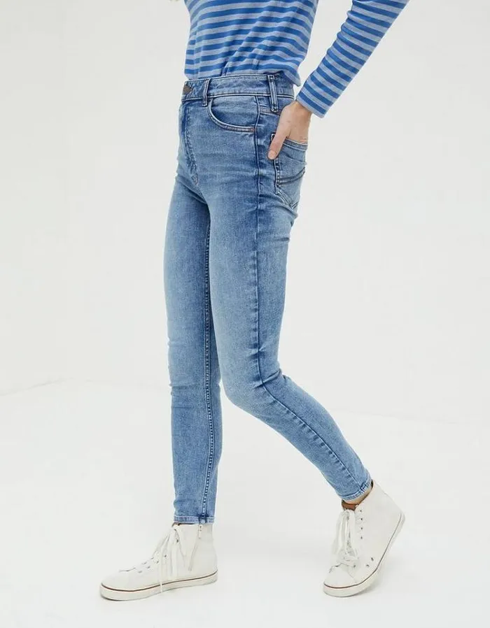 Women FatFace Jeans and Dungarees Harlow Highwaist Skinny Jeans Light Vintage Blue