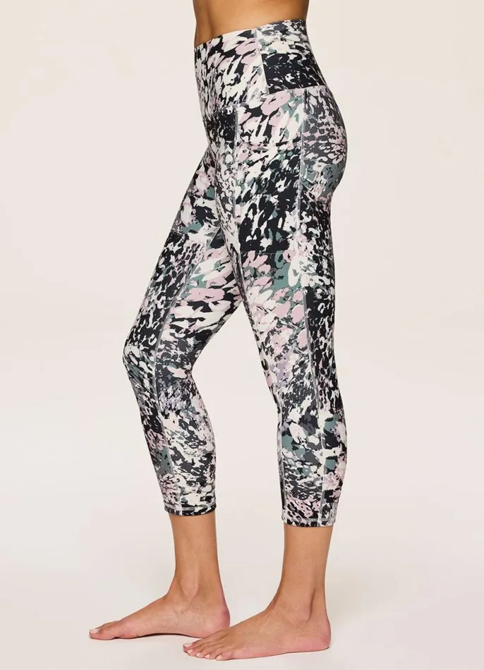 Women In The Wild Ultra Hold Capri Multi RBX Active Leggings