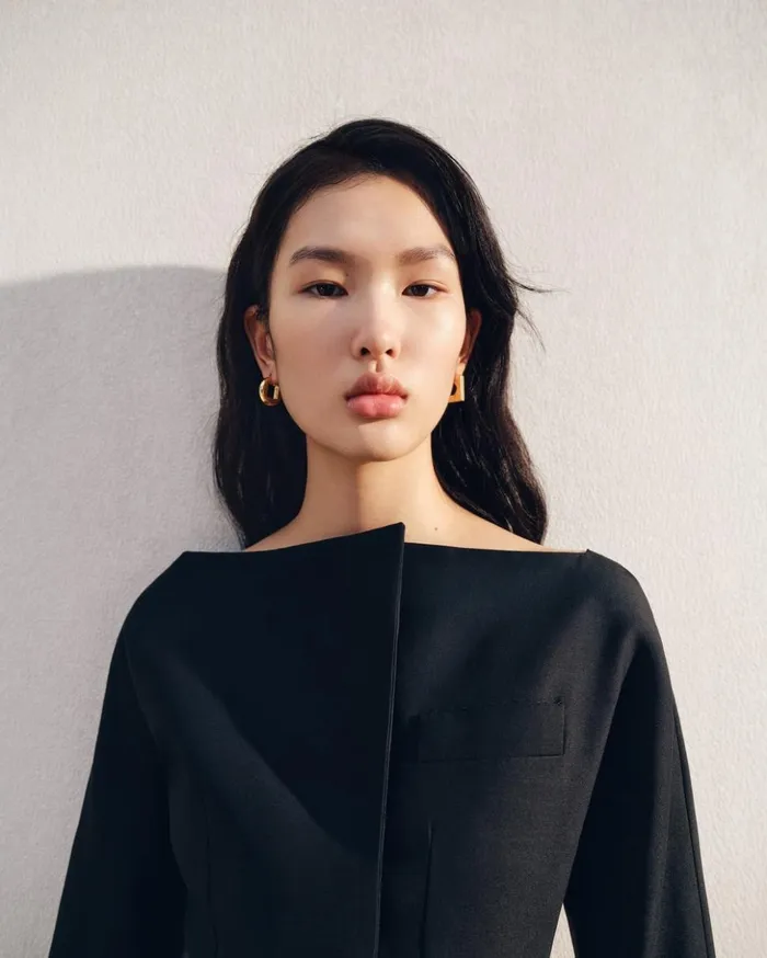 Women Jewellery JACQUEMUS The Rond Carr Earrings Light Gold Women Jewellery JACQUEMUS The Rond Carr Earrings Light Gold