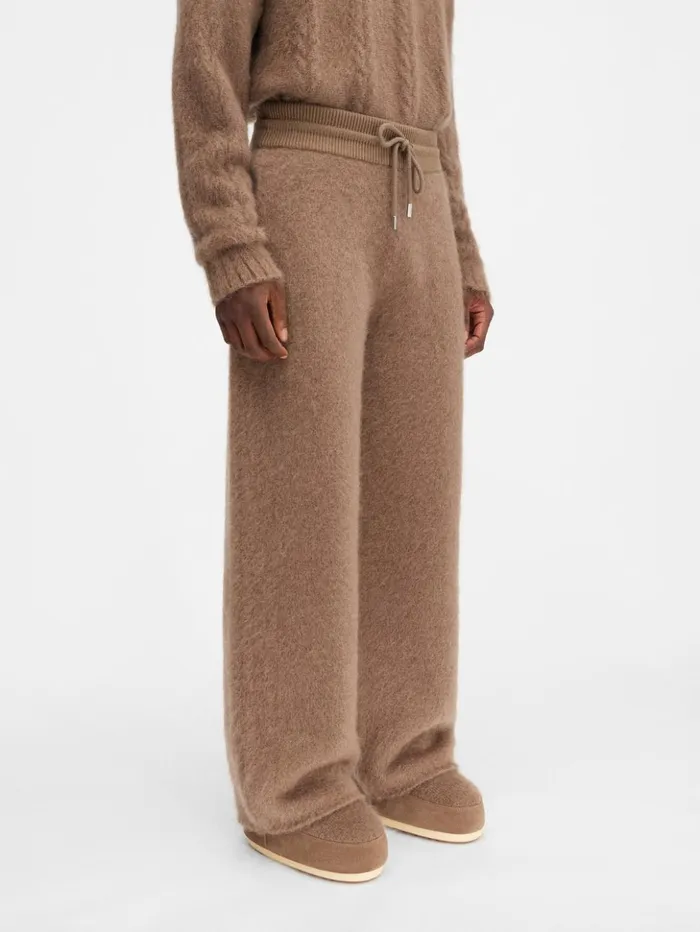 WomenMen Trousers and Shorts JACQUEMUS The Nuvola Pants Camel WomenMen Trousers and Shorts JACQUEMUS The Nuvola Pants Camel