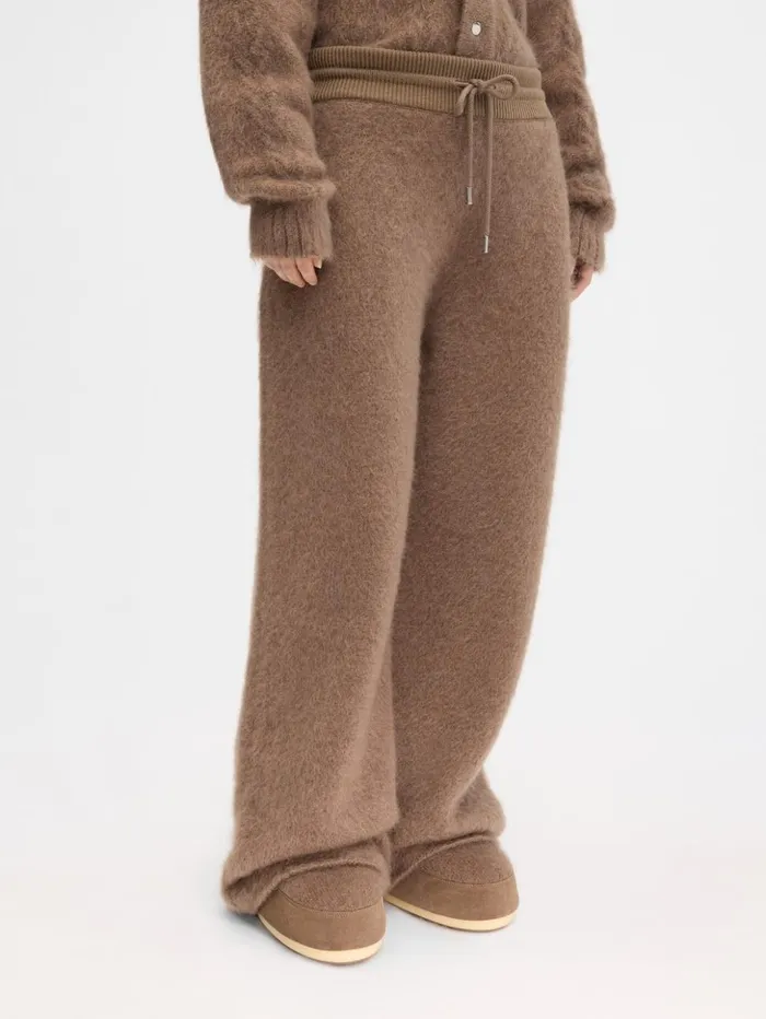 WomenMen Trousers and Shorts JACQUEMUS The Nuvola Pants Camel WomenMen Trousers and Shorts JACQUEMUS The Nuvola Pants Camel