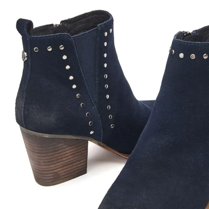 Women Moda In Pelle Heeled And Wedge Boots Ohad Navy Suede